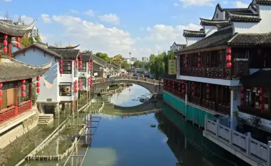 上海溏心皮蛋擂辣椒凭啥让湘菜凉菜摊排长队？麻雀都馋哭的秘密武器